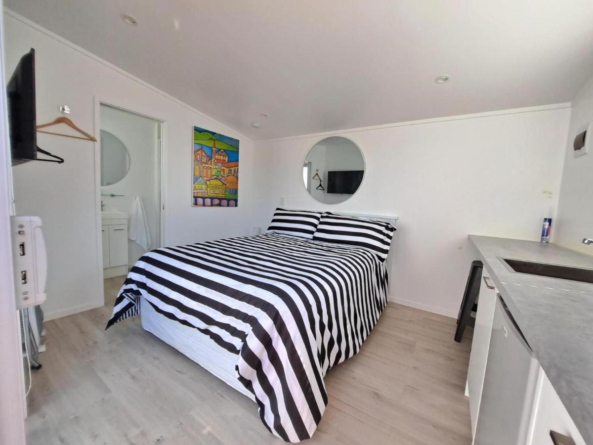 Pod Bach On Tweed Hotel Tauranga Bagian luar foto